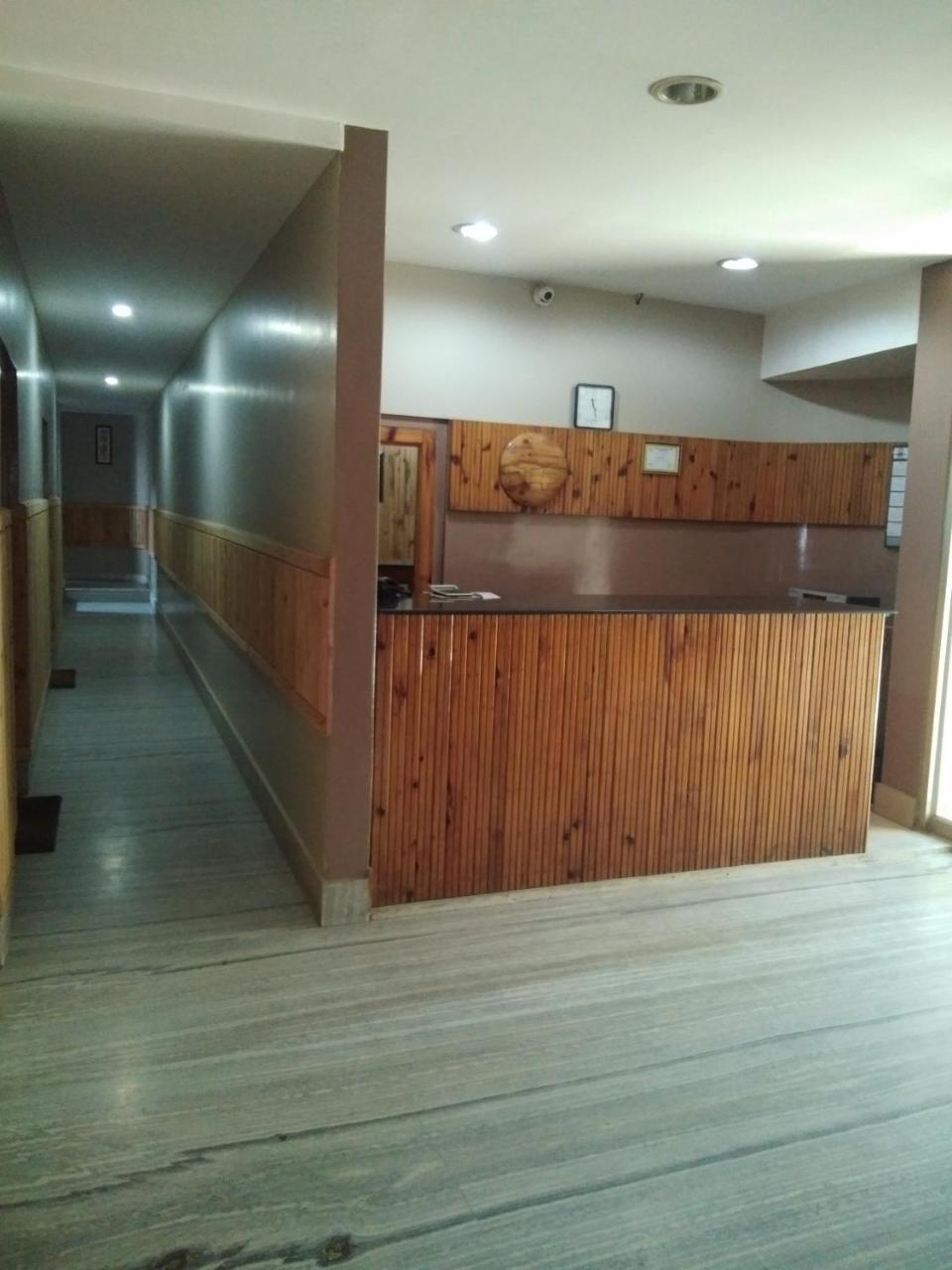 Hotel Pine Kohima Luaran gambar