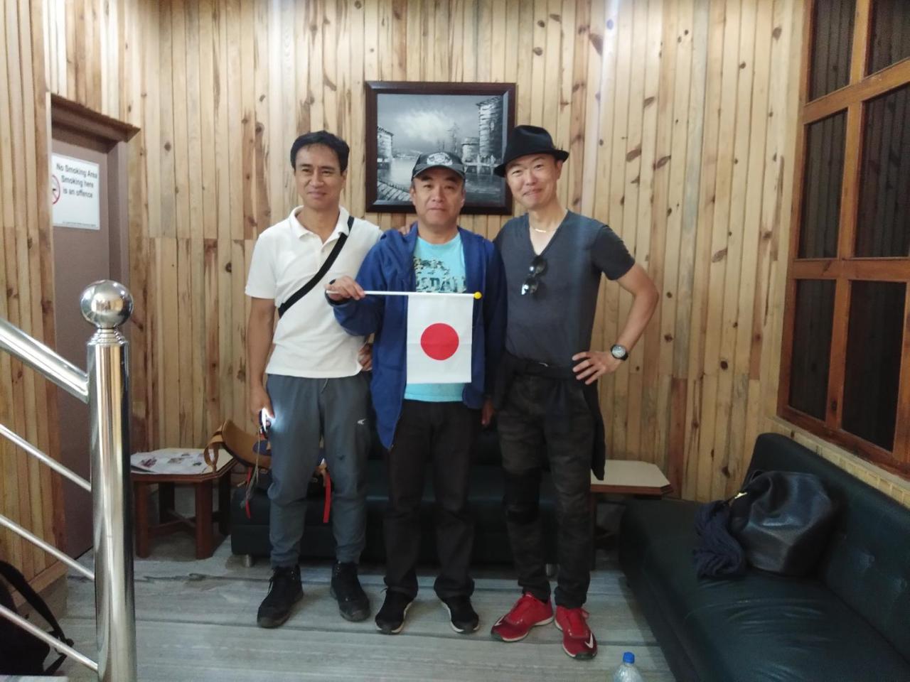 Hotel Pine Kohima Luaran gambar